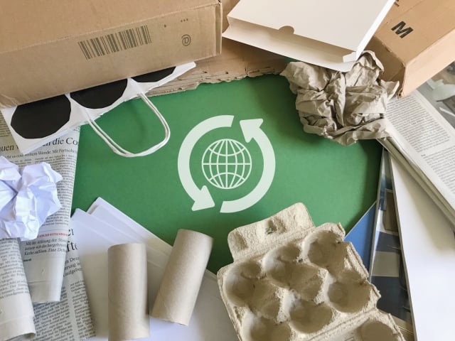 紙？プラスチック？複合素材のリサイクルマーク表記、どうすればいい？！ | 箱の知識（印刷、加工など）